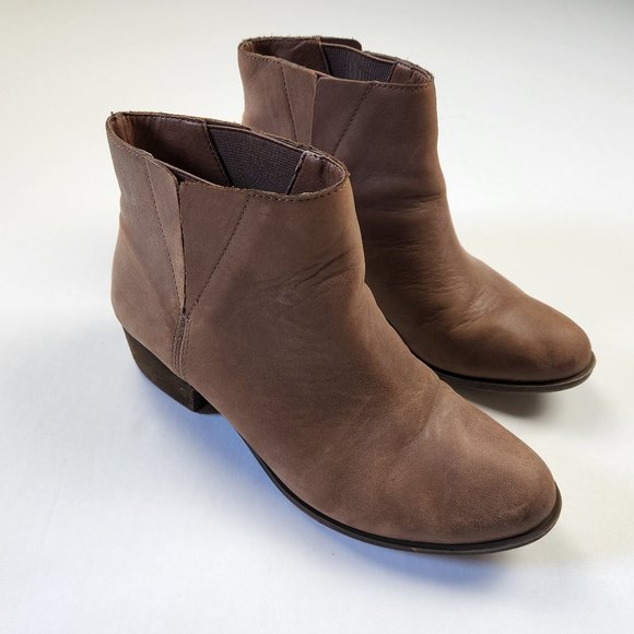 Lucky Brand Shoes - Lucky Brand Benissa Leather Booties sz 9